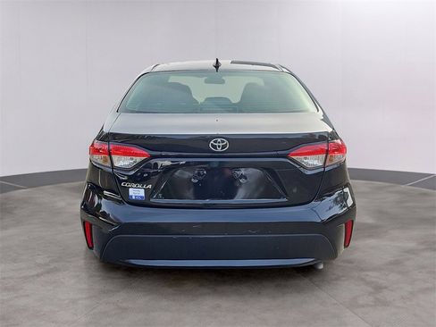 Used 2022 Toyota Corolla LE image 5