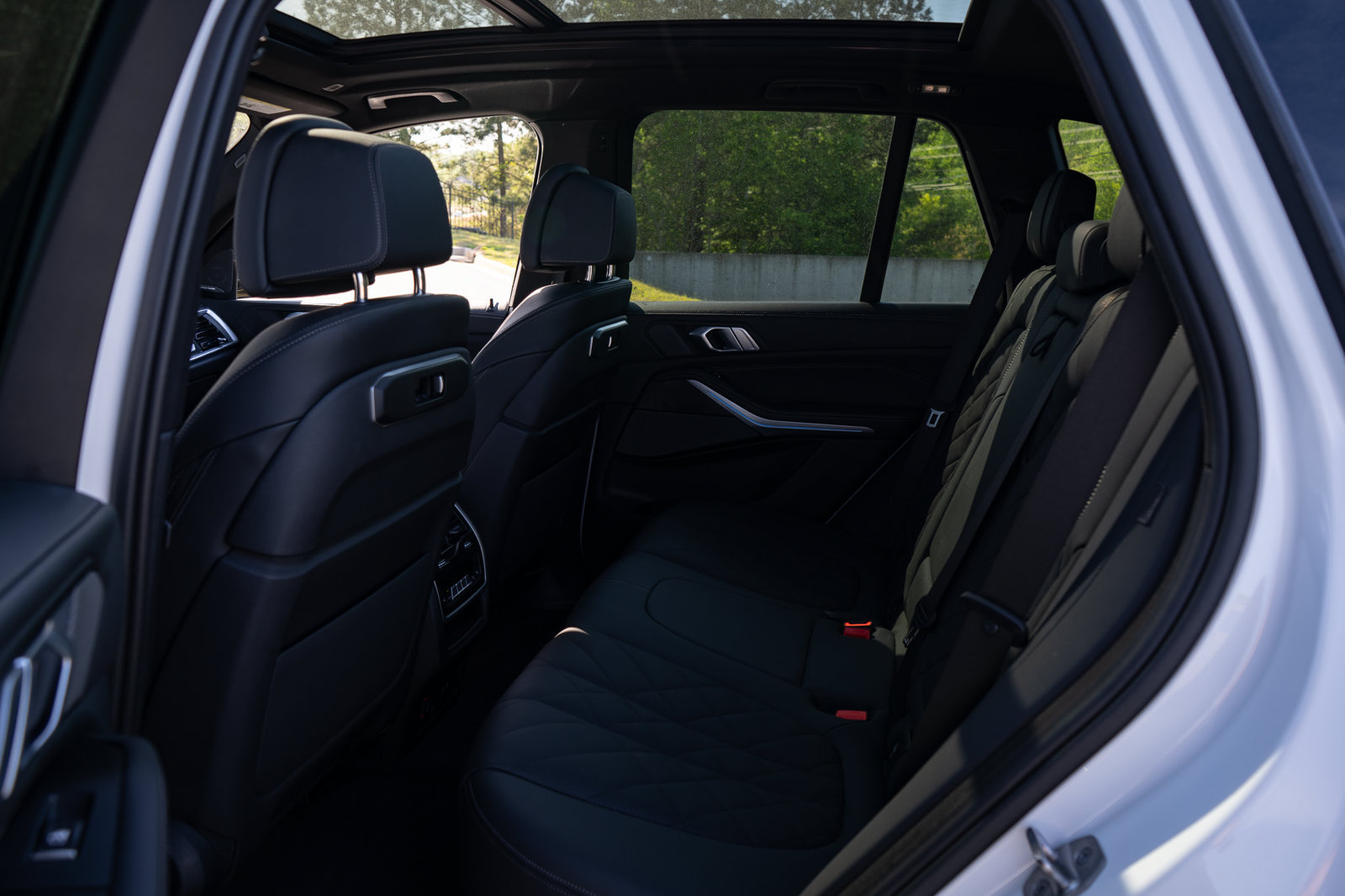 Used 2024 BMW X5 xDrive40i w/ M Sport Package AWD/4WD image 19