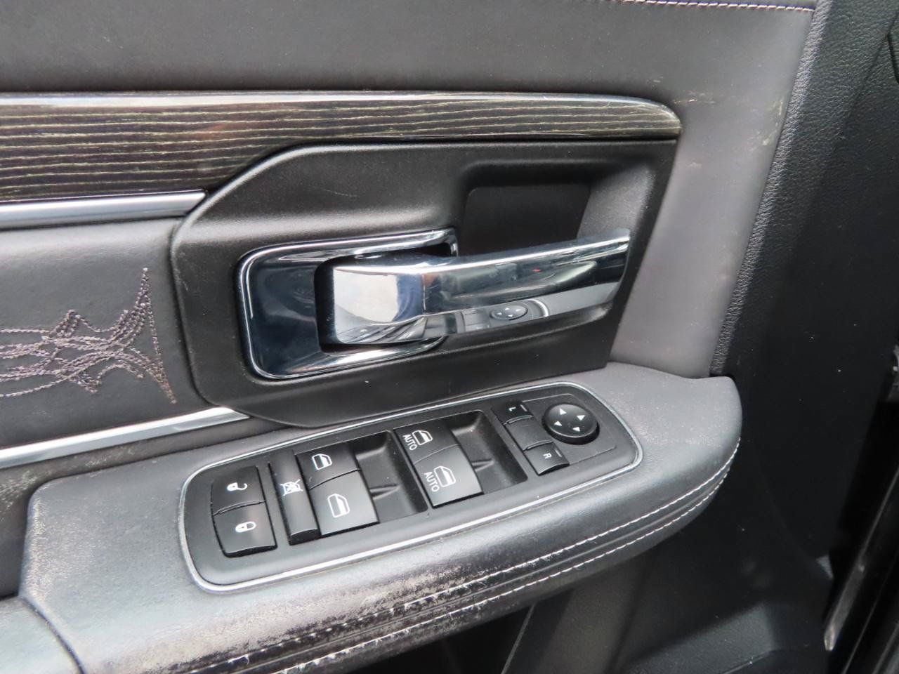 Used 2013 RAM 2500 Limited AWD/4WD image 10