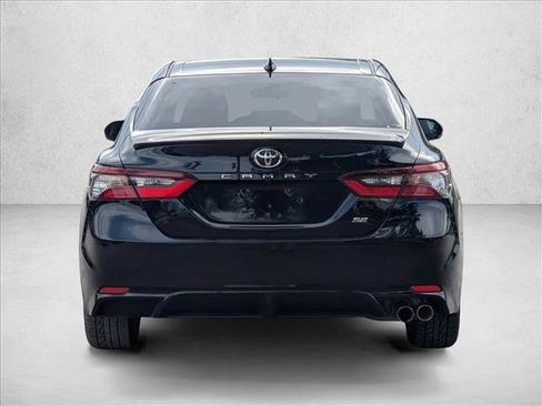 Used 2022 Toyota Camry SE FWD image 6