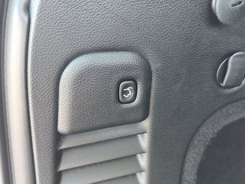 Used 2020 Jeep Grand Cherokee Laredo RWD image 23