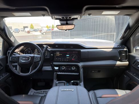 Used 2024 GMC Sierra 3500 AT4 w/ AT4 Premium Plus Package AWD/4WD image 27