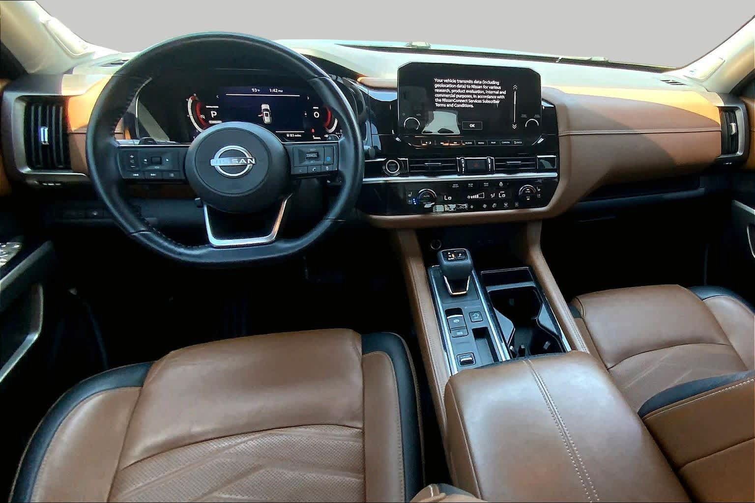 Used 2023 Nissan Pathfinder Platinum FWD image 16