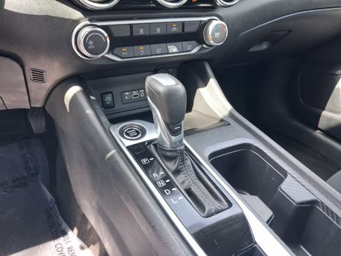 Used 2024 Nissan Sentra SV FWD image 19