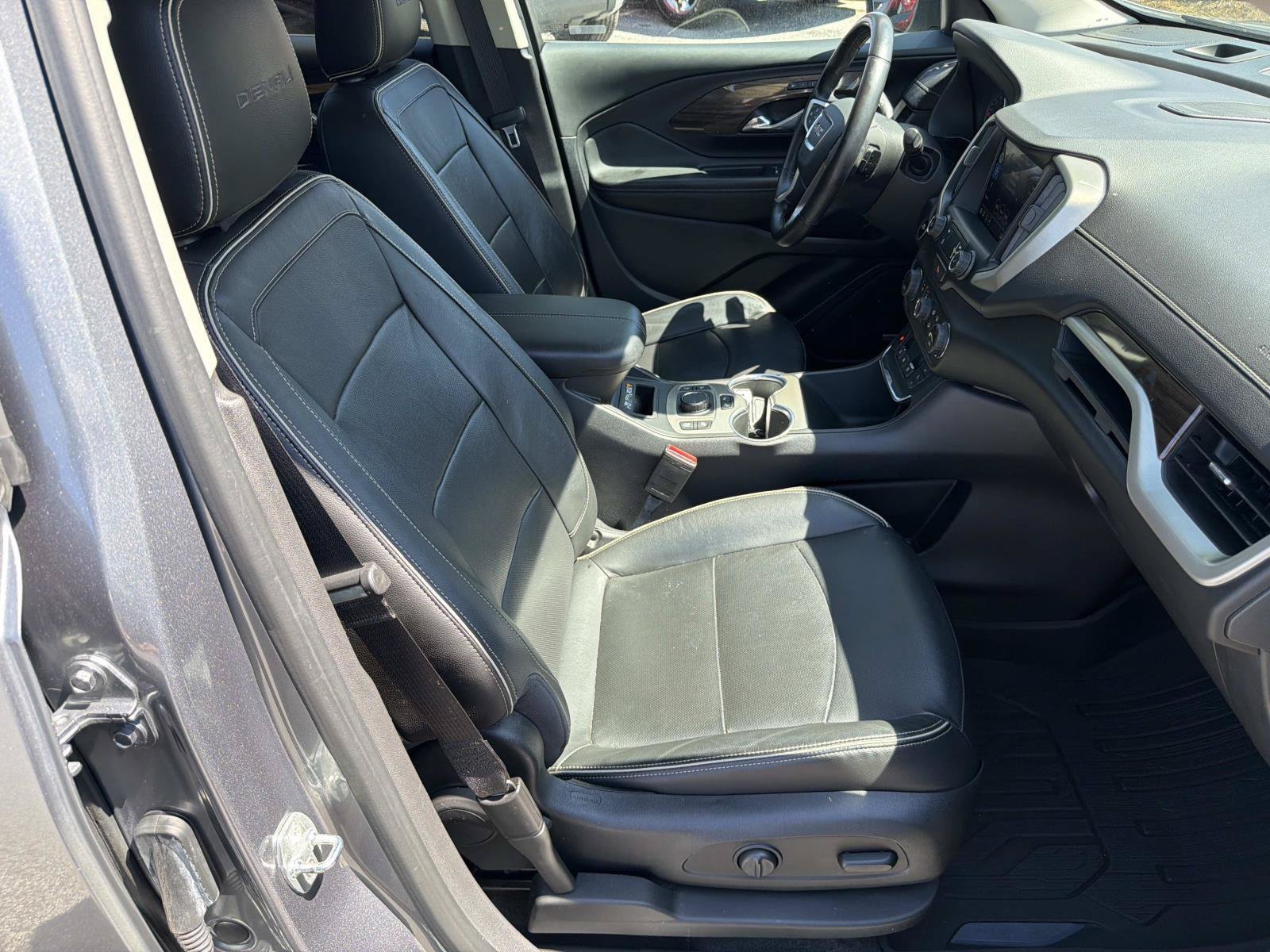 Used 2020 GMC Terrain Denali w/ Denali Premium Package FWD image 15
