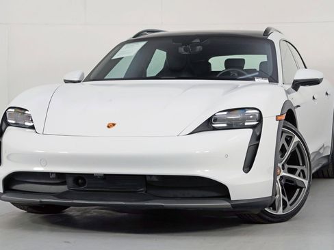 Used 2021 Porsche Taycan 4 Cross Turismo w/ Premium Package image 3