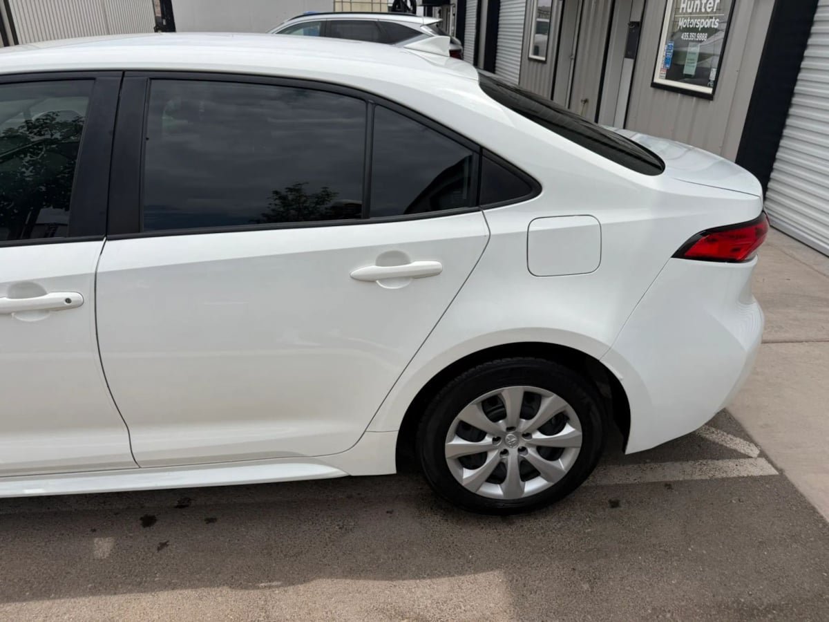 Used 2024 Toyota Corolla LE FWD image 4