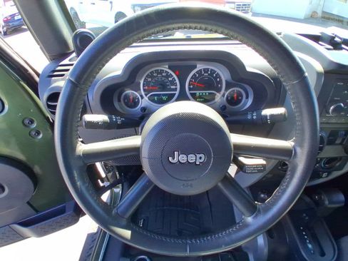 Used 2007 Jeep Wrangler Sahara w/ Dual Top Group AWD/4WD image 14