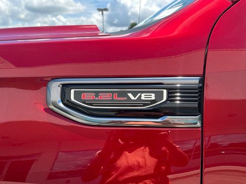Used 2025 GMC Sierra 1500 AT4 w/ AT4 Premium Package AWD/4WD image 5