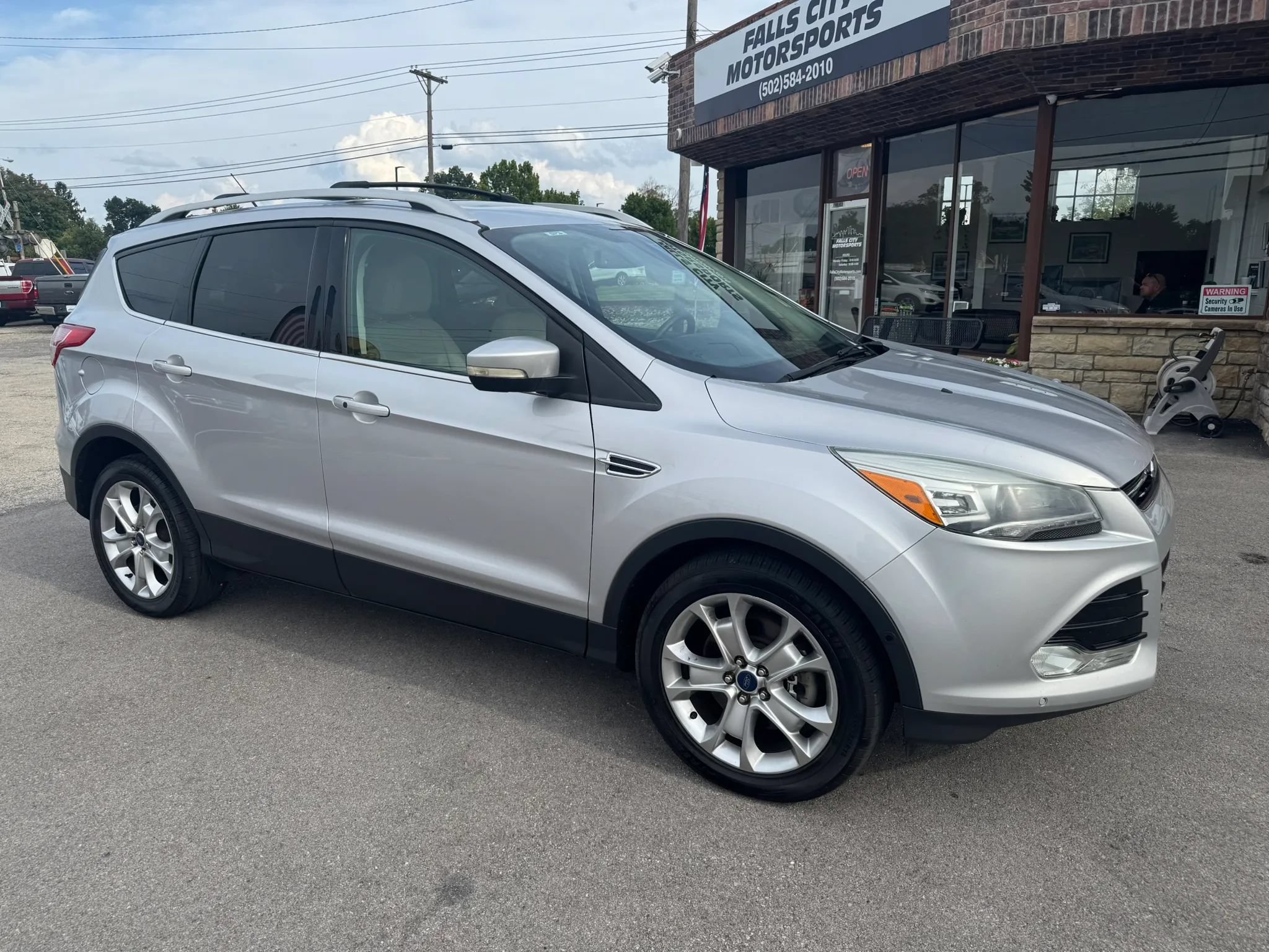 Used 2016 Ford Escape Titanium w/ Equipment Group 301A FWD image 16