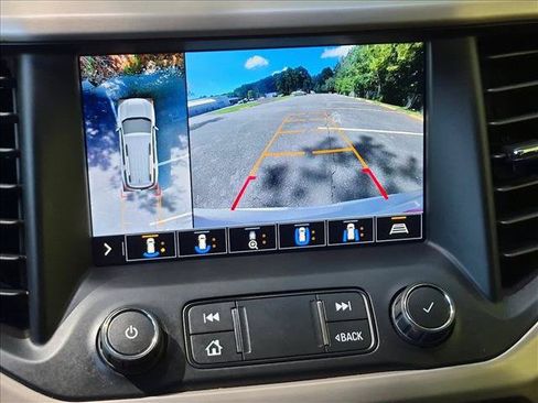 Used 2020 GMC Acadia Denali w/ Technology Package AWD/4WD image 14