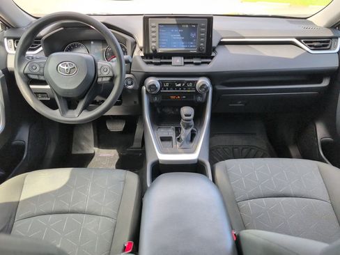 Used 2022 Toyota RAV4 XLE FWD image 25