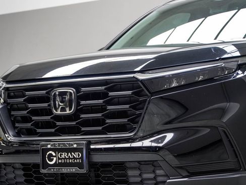 Used 2023 Honda CR-V LX image 2