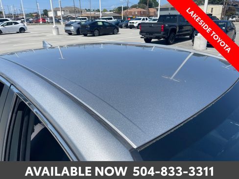 Used 2019 Toyota Camry LE FWD image 9