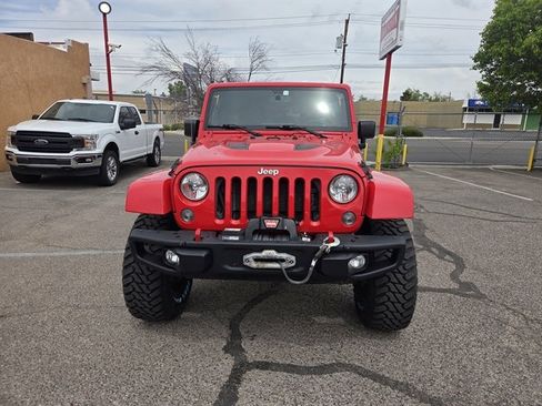 Used 2015 Jeep Wrangler Unlimited Rubicon image 4