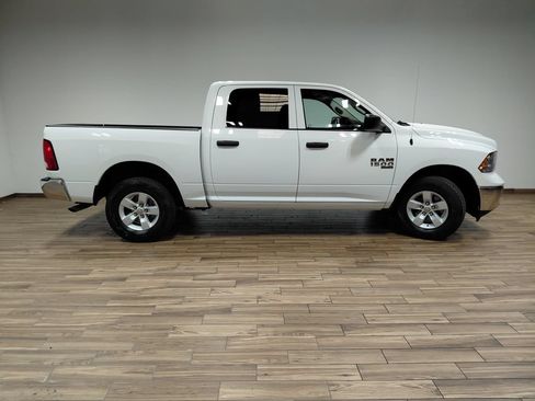 Used 2022 RAM 1500 Classic SLT w/ Electronics Group AWD/4WD image 17