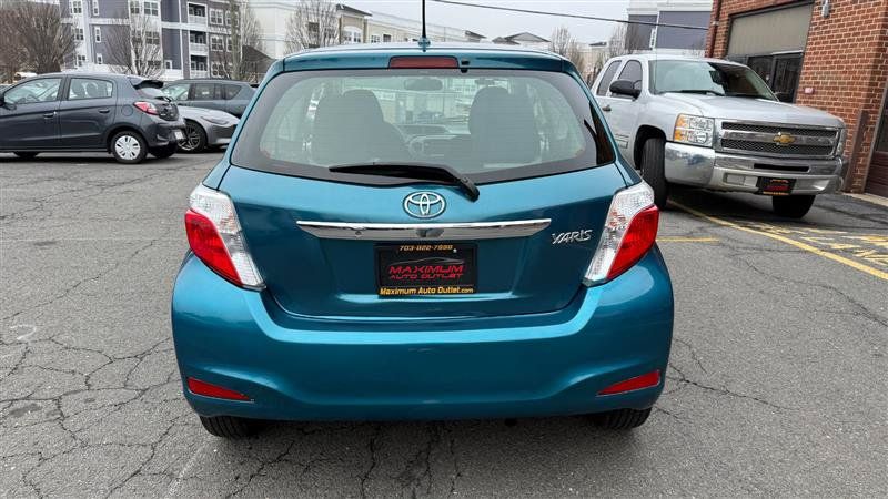 Used 2012 Toyota Yaris L FWD image 9