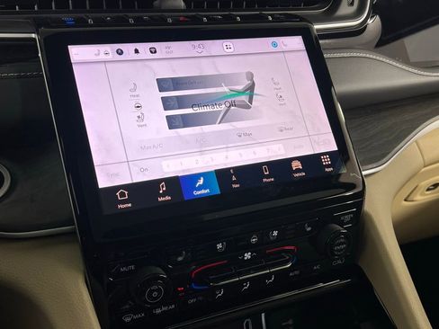 Used 2022 Jeep Grand Cherokee Limited 4xe w/ Luxury Tech Group II image 19