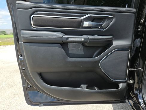 Used 2024 RAM 1500 Laramie AWD/4WD image 15