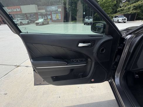 Used 2016 Dodge Charger R/T RWD image 13