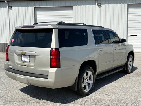 Used 2015 Chevrolet Suburban LT w/ Luxury Package AWD/4WD image 8