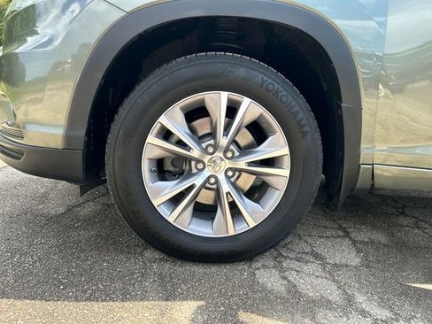 Used 2015 Toyota Highlander XLE AWD/4WD image 11