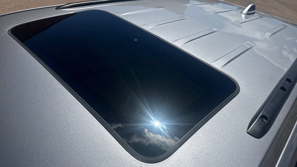 Used 2019 Jeep Grand Cherokee Altitude AWD/4WD image 11