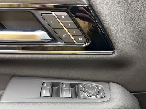 New 2026 GMC Yukon Denali w/ Denali Reserve Package image 9