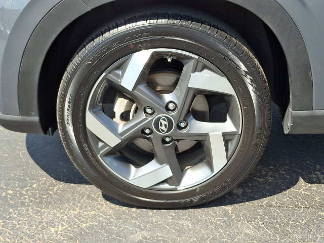 Used 2025 Hyundai Venue SEL FWD image 8