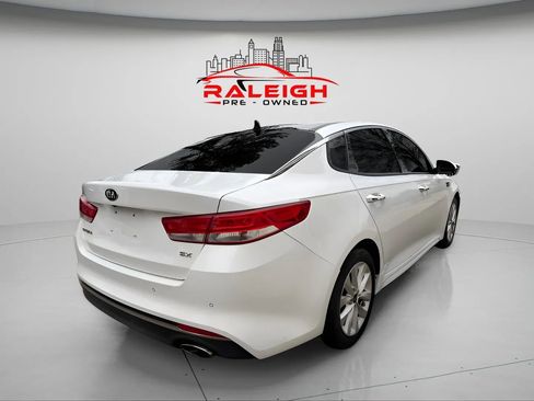 Used 2016 Kia Optima EX w/ Premium Package image 5