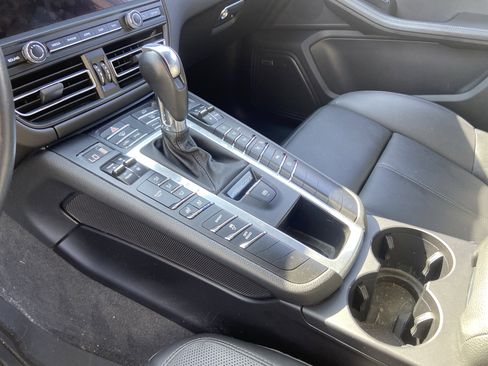 Used 2020 Porsche Macan image 15