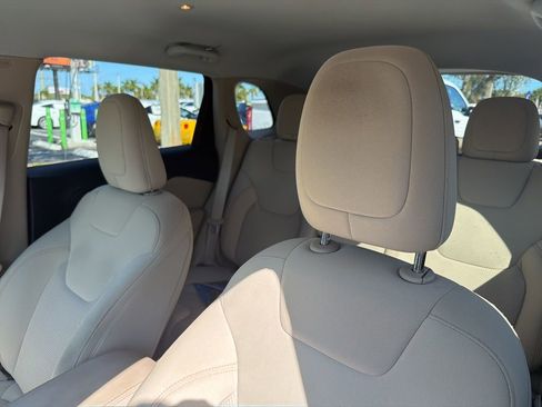 Used 2020 Jeep Cherokee Latitude image 10