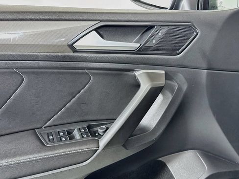 Used 2023 Volkswagen Tiguan SE FWD image 17