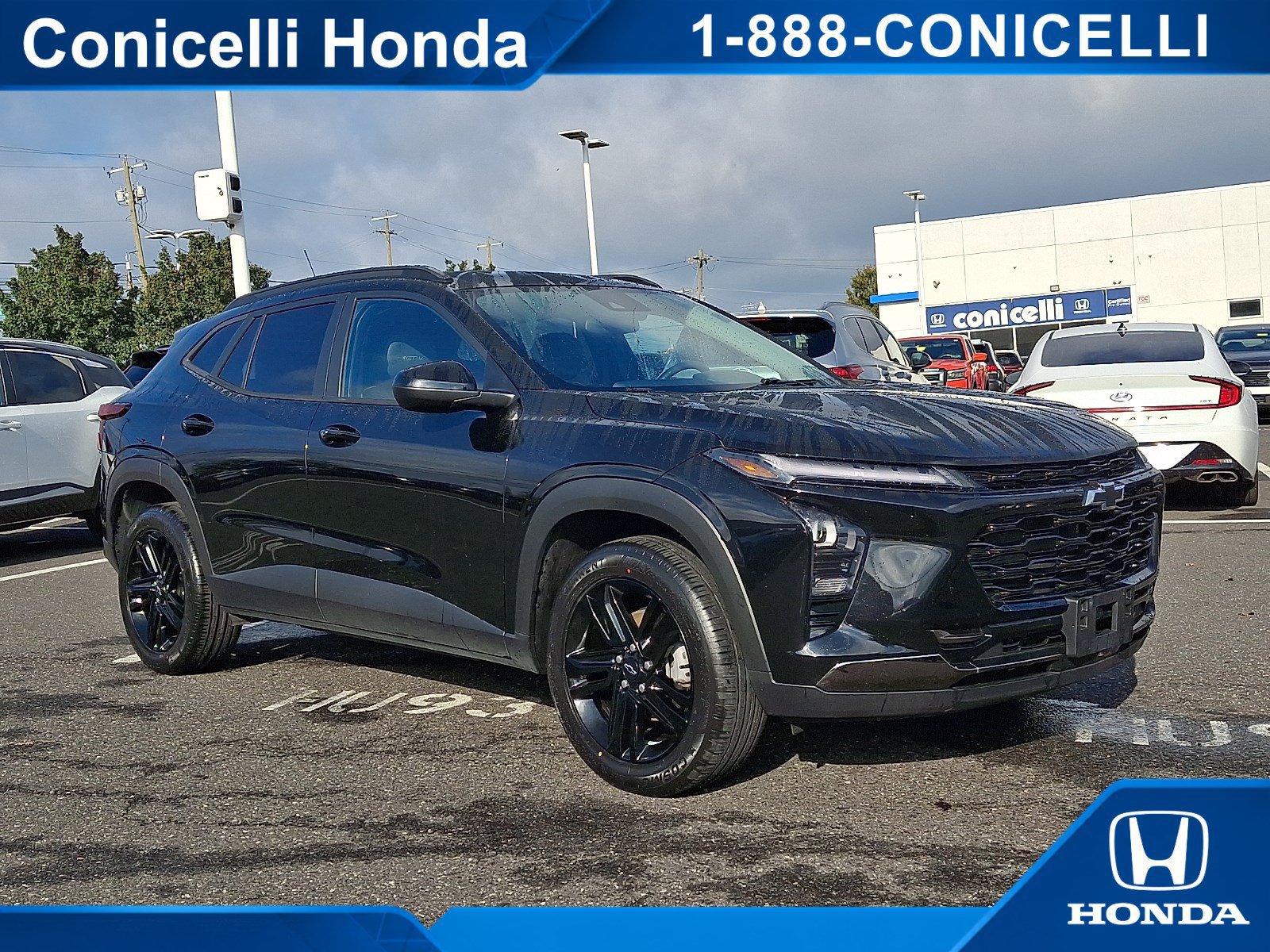 Used 2024 Chevrolet Trax ACTIV w/ Driver Confidence Package FWD image 1