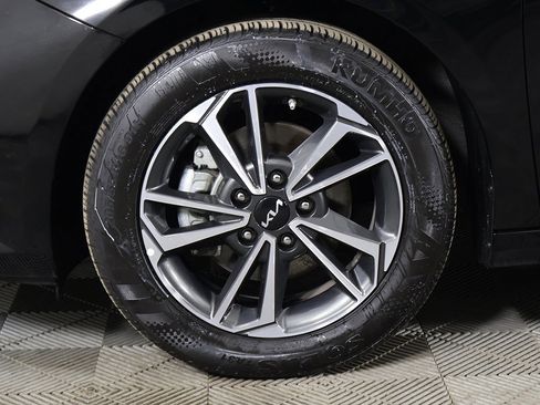 Used 2024 Kia Forte LXS image 19