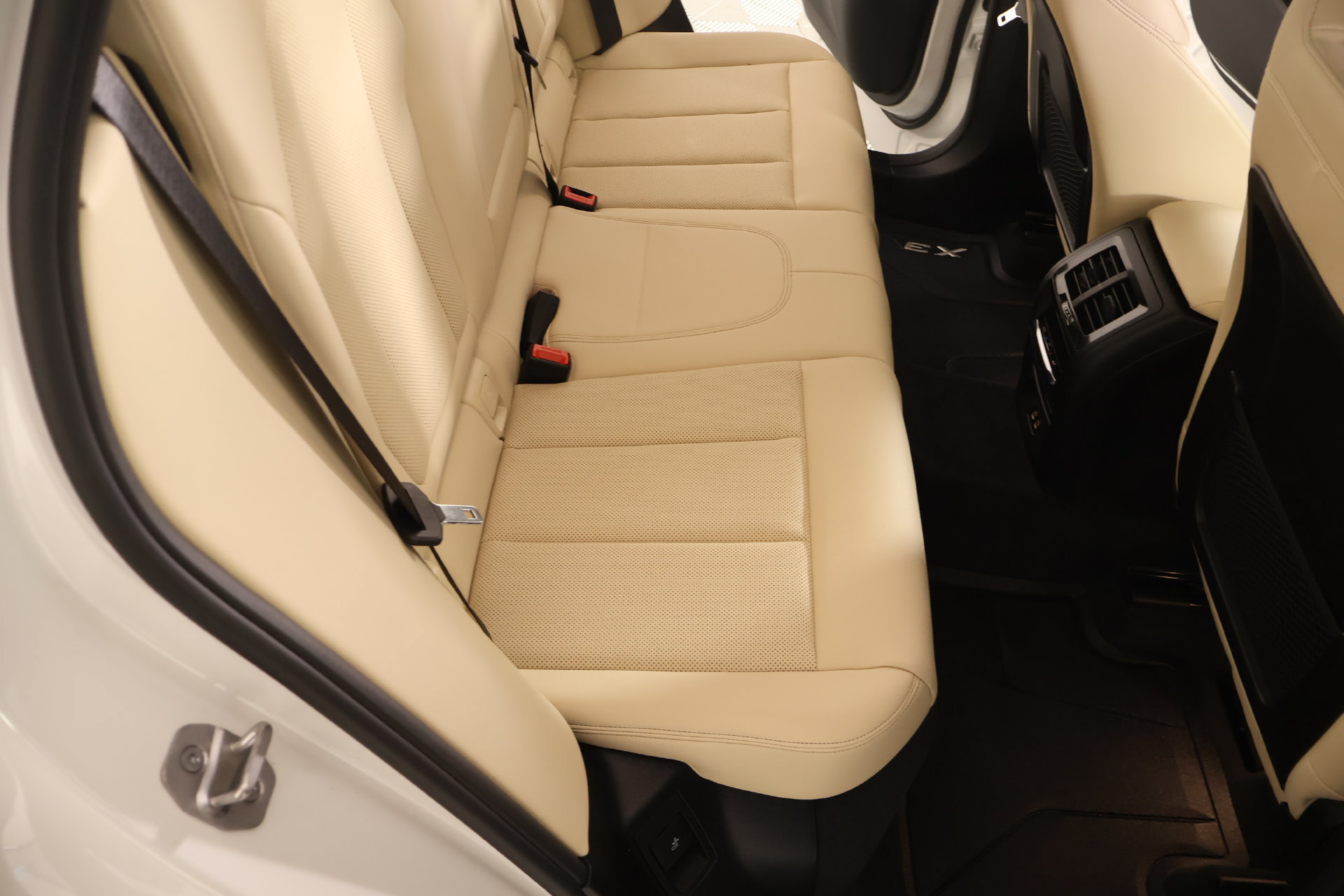 Certified 2024 BMW X3 sDrive30i w/ Premium Package RWD image 15