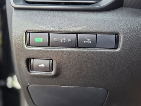 Used 2025 Nissan Sentra S image 37