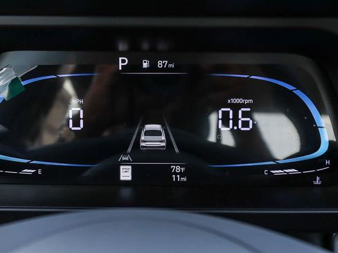 New 2026 Hyundai Elantra SEL Sport FWD image 27