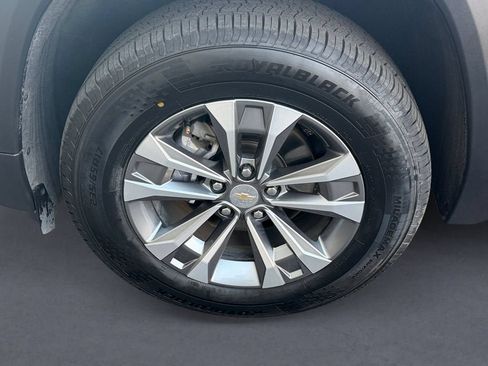 Used 2025 Chevrolet Equinox LT w/ Convenience Package II AWD/4WD image 9