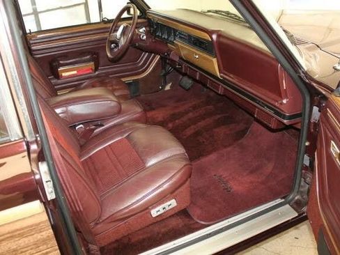 Used 1989 Jeep Grand Wagoneer image 8
