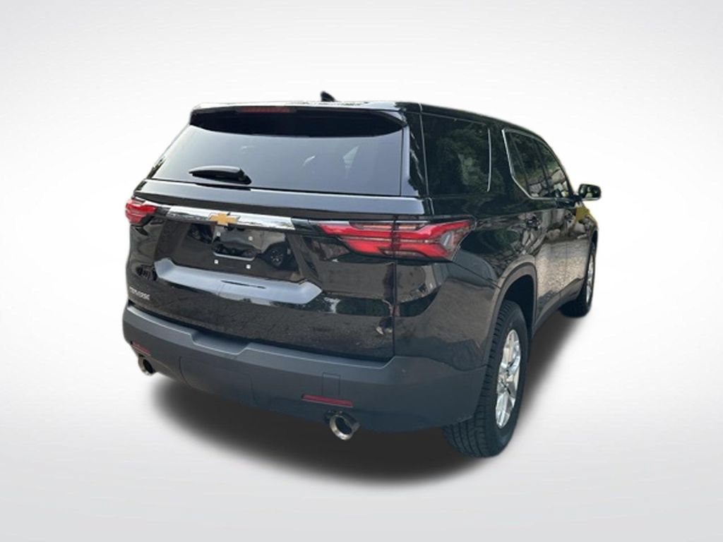 Used 2023 Chevrolet Traverse LS w/ Safety Package FWD image 6