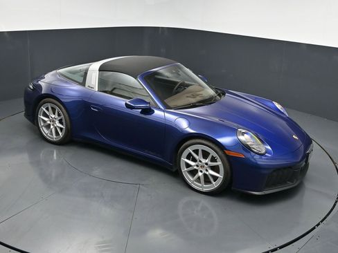 Certified 2025 Porsche 911 Targa 4 GTS AWD/4WD image 21