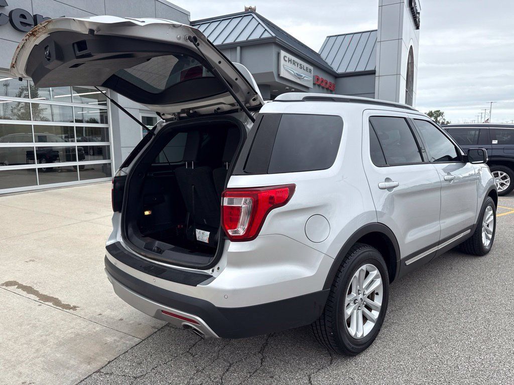 Used 2016 Ford Explorer XLT w/ Equipment Group 201A FWD image 15