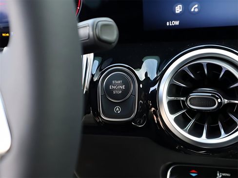 New 2026 Mercedes-Benz GLA 250 4MATIC image 38