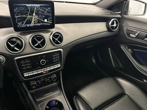 Used 2020 Mercedes-Benz GLA 250 4MATIC image 23