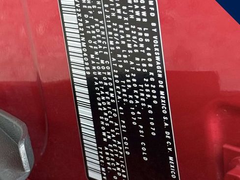 Certified 2022 Volkswagen Taos SEL w/ Panoramic Sunroof Package image 27