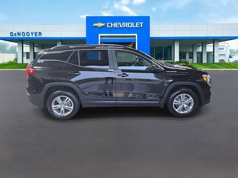 Used 2024 GMC Terrain SLE w/ Driver Convenience Package AWD/4WD image 7