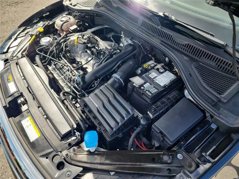 Used 2020 Volkswagen Jetta SEL Premium image 15