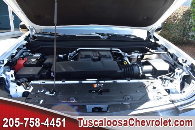 Used 2025 Chevrolet Colorado Z71 w/ Technology Package AWD/4WD image 43