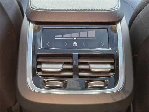 Used 2019 Volvo XC90 T6 Momentum w/ Advanced Package image 34